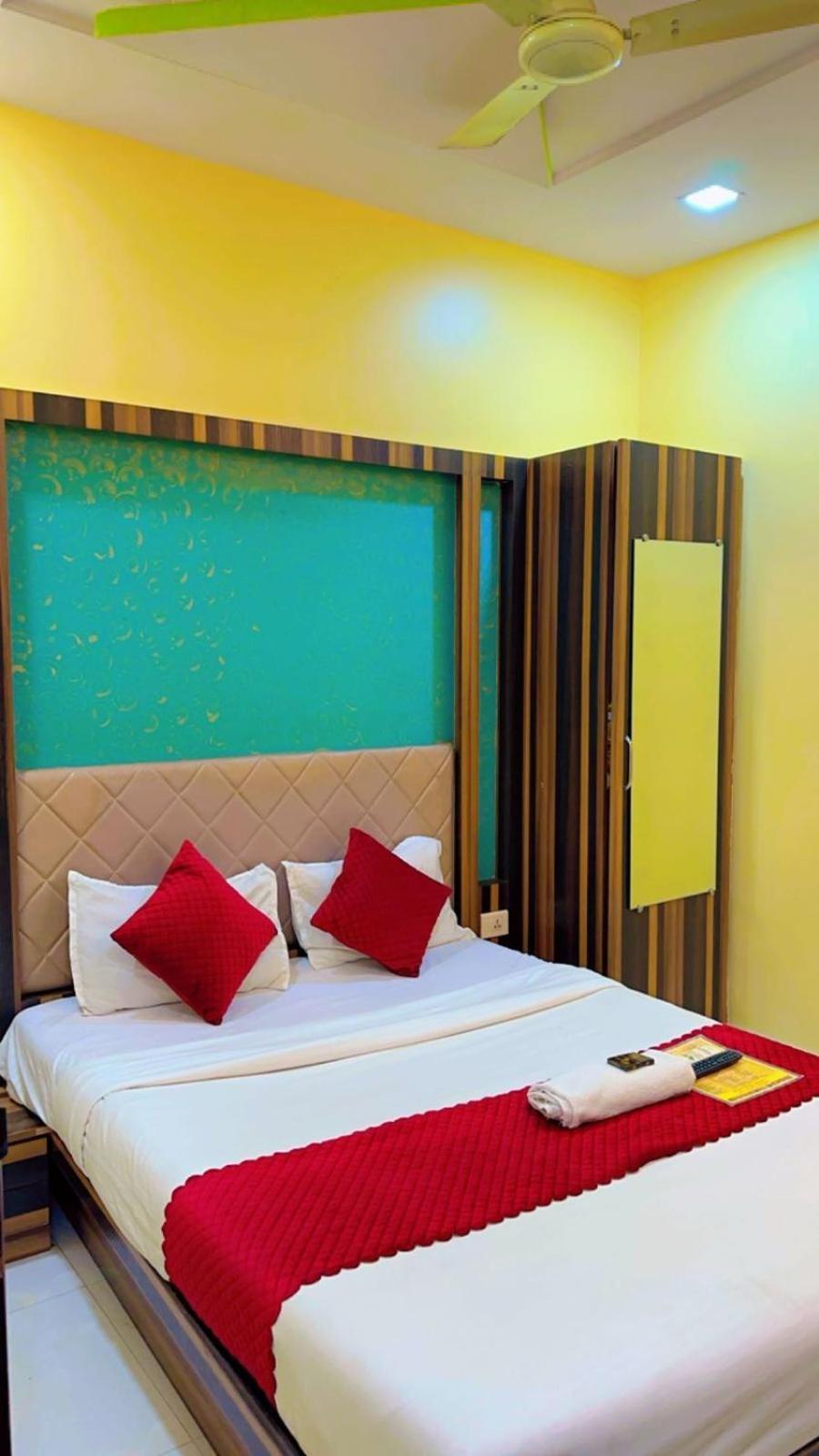 Hotel Avenue Near T-2 International Airport Bombay Extérieur photo